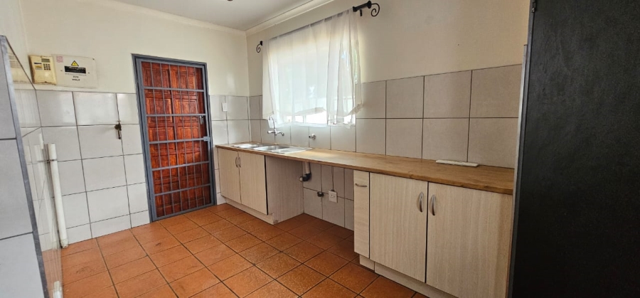 5 Bedroom Property for Sale in Mooinooi North West